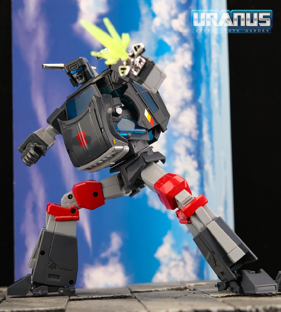 Transformers Masterpiece MP-56 Trailbreaker Toy Photography Images